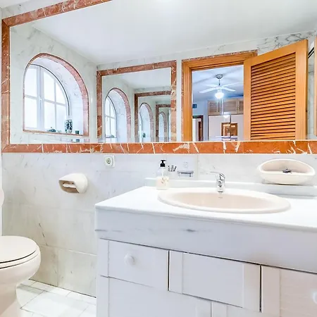 Apartamento Laura. Estancia Agradable En *